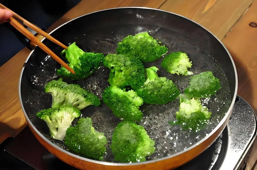 嘌呤高不敢吃？教你三个去嘌呤的办法，痛风专家张卓独家！