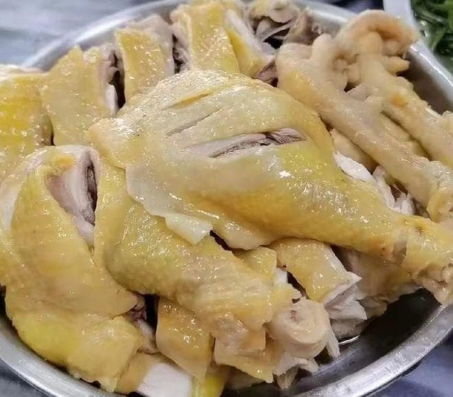 广东十大特色美食：从白切鸡到煲仔饭，每一道都是舌尖上的经典