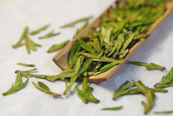 西湖龙井冲泡指南：从选茶到品饮的全方位详解