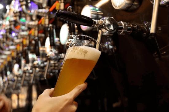 从趋势到热门：精酿啤酒市场如何布局吸引年轻人？