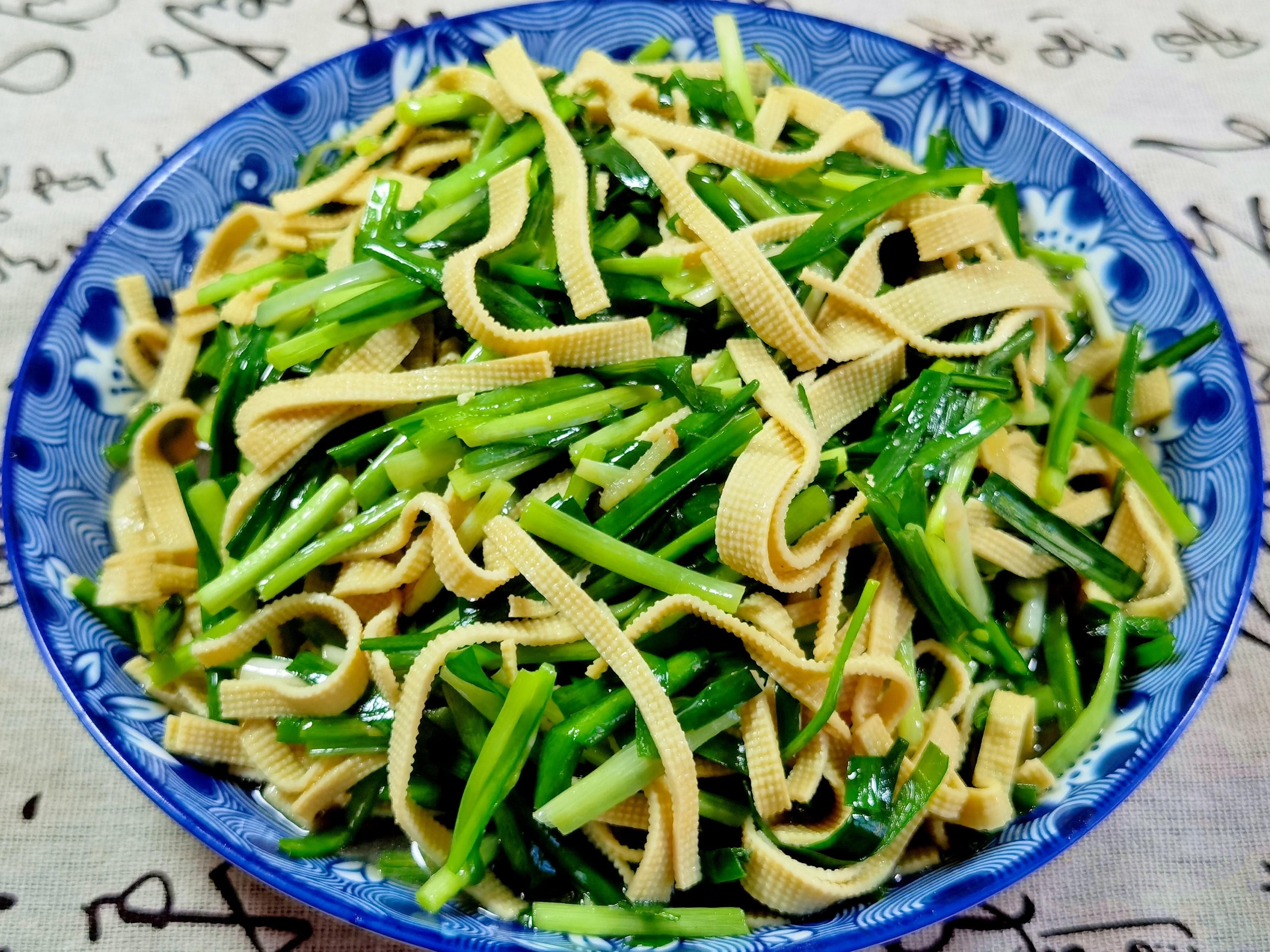 “春养阳，病不沾”，建议中老年人：春天多吃这4菜，越吃越健康