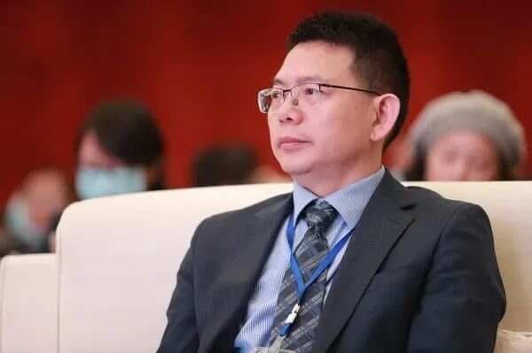 芬兰现象式学习：从理论到课堂实践