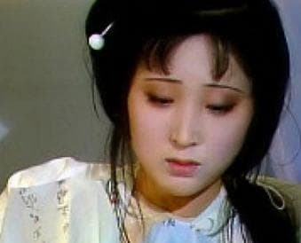 林黛玉临终前为何烧掉宝玉赠的手帕？是在和爱情诀别
