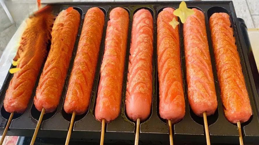 街边3元烤肠究竟有多少肉？