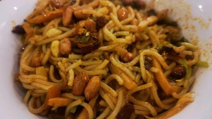 创新螺蛳粉烹饪法：教你在家轻松制作美味炒螺蛳粉