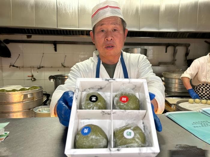 从“尝鲜者”到“领鲜者” 中国年轻人花式品青团