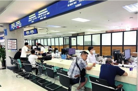 南宁驾驶证到期换证：3个办理点+线上渠道，90天内可办