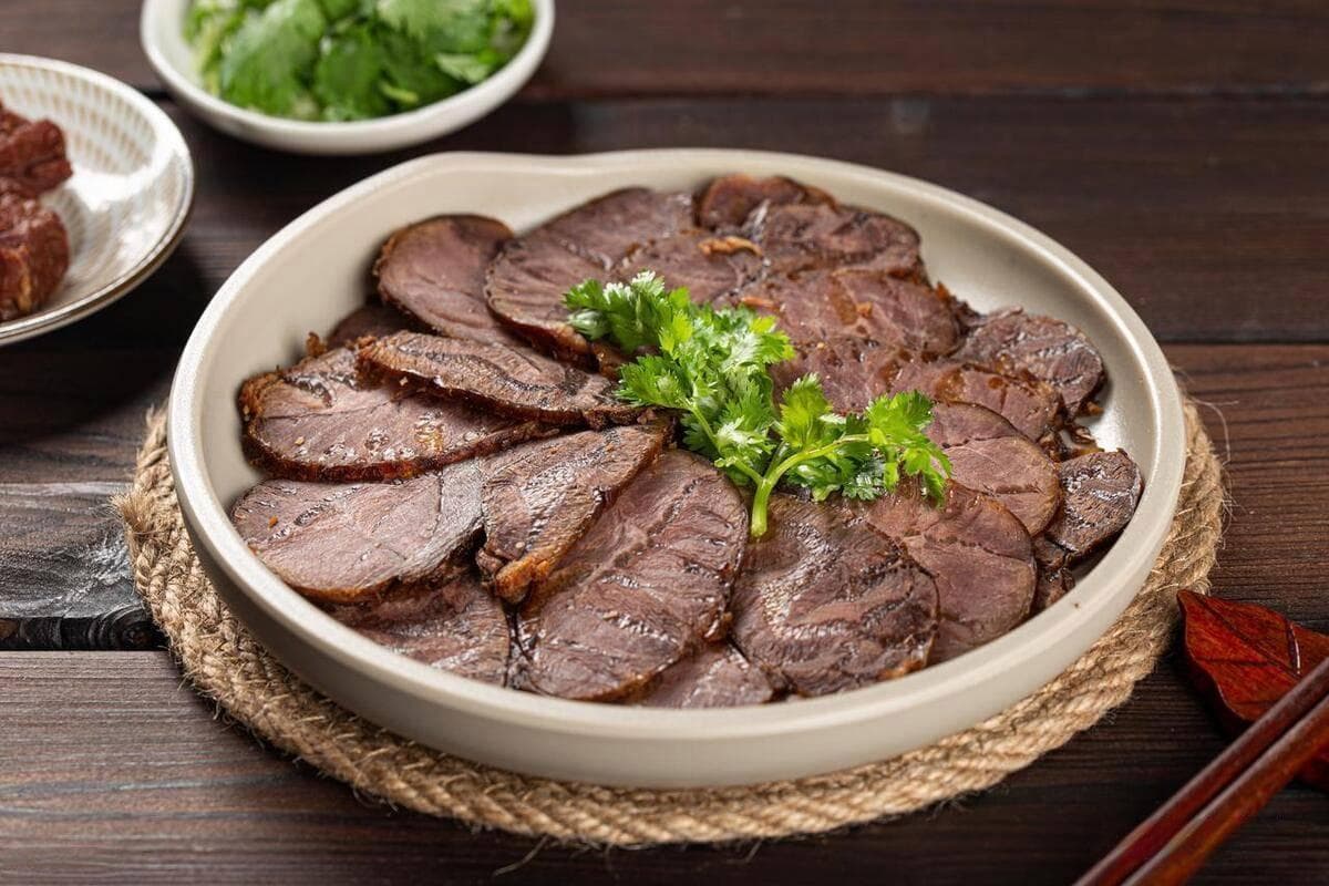 酱牛肉，好吃简单的家常做法，香料不多吃出本味！筋软肉酥真好吃