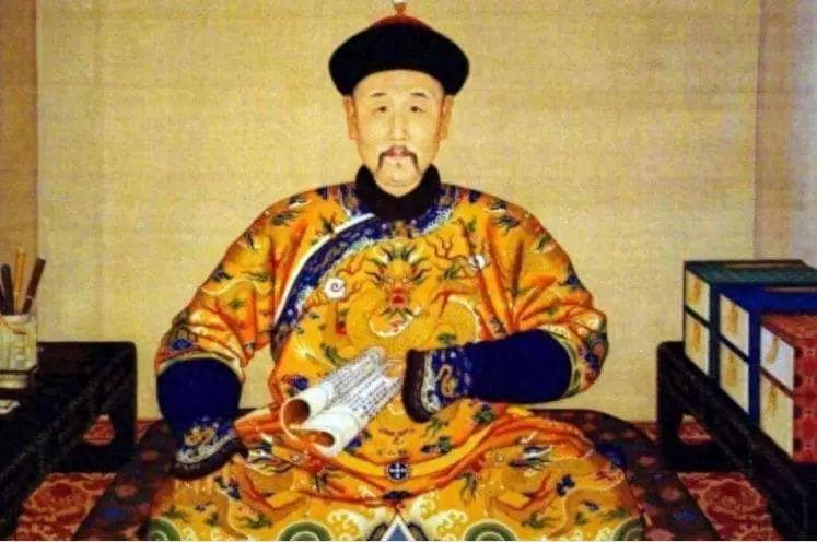 康熙死后国库剩2716万两，雍正死后剩3453万，乾隆去世时还有多少