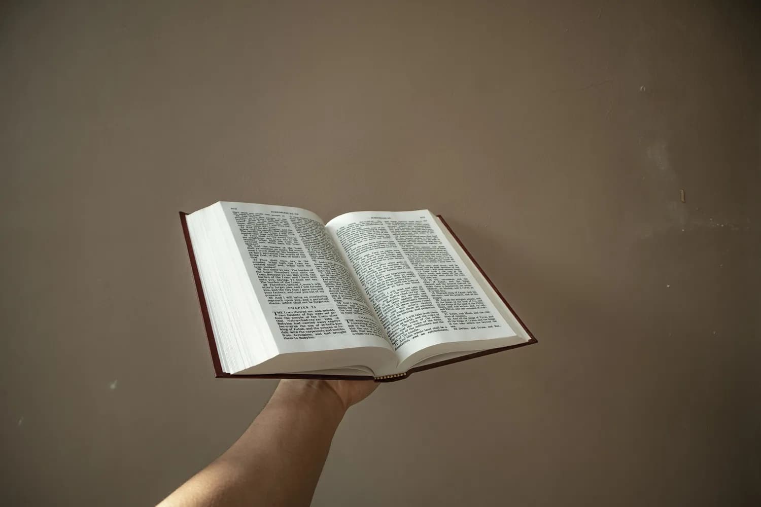 做人要精明，做事要高明：教你读懂人心的社交宝典