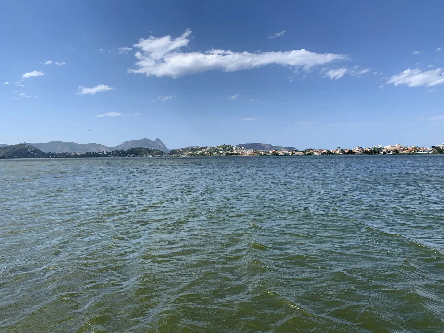 石屏县异龙湖：科技守护碧水蓝天