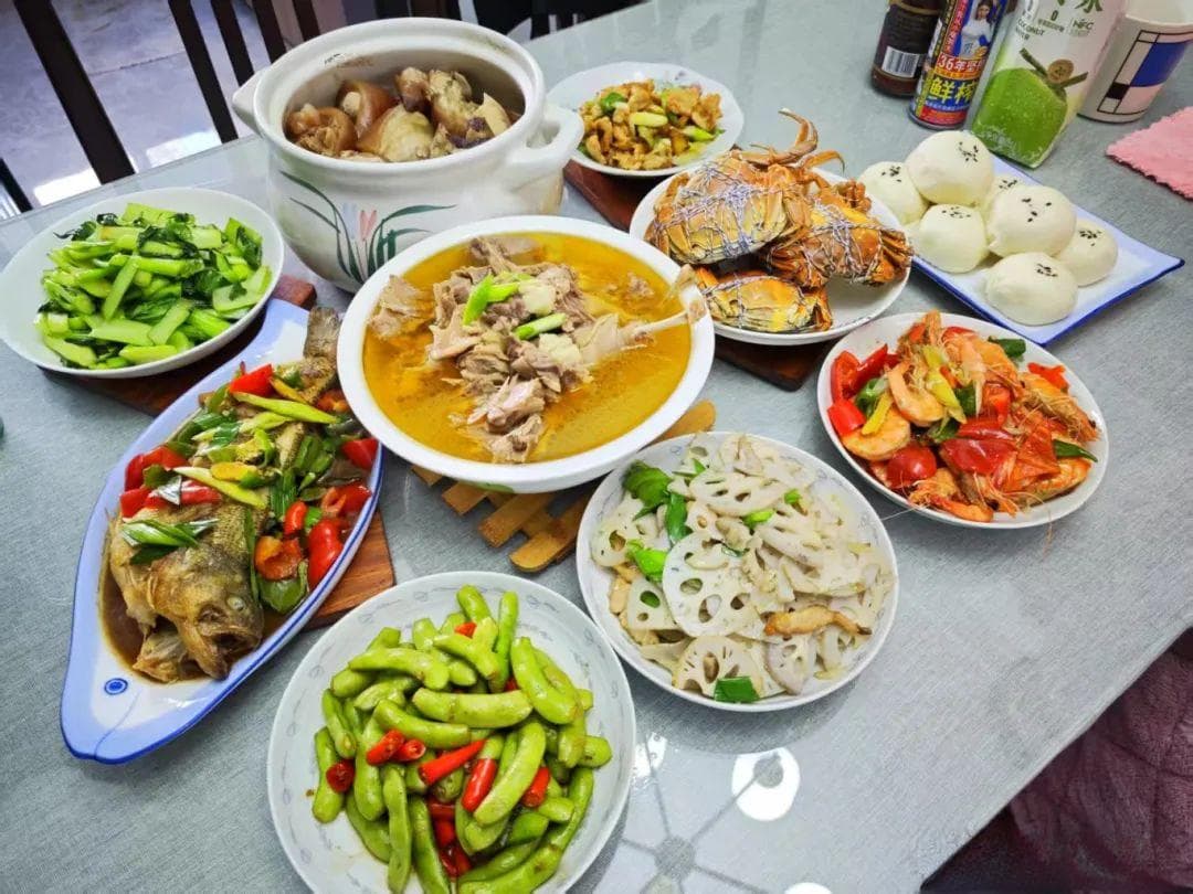 DeepSeek眼中的厦门年夜饭：围炉、添碗筷、春饭，这些传统习俗你知道吗？