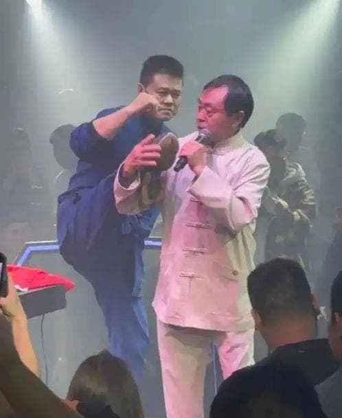 看马保国在春节做的事，就明白不讲武德的他，为何会成为道德模范