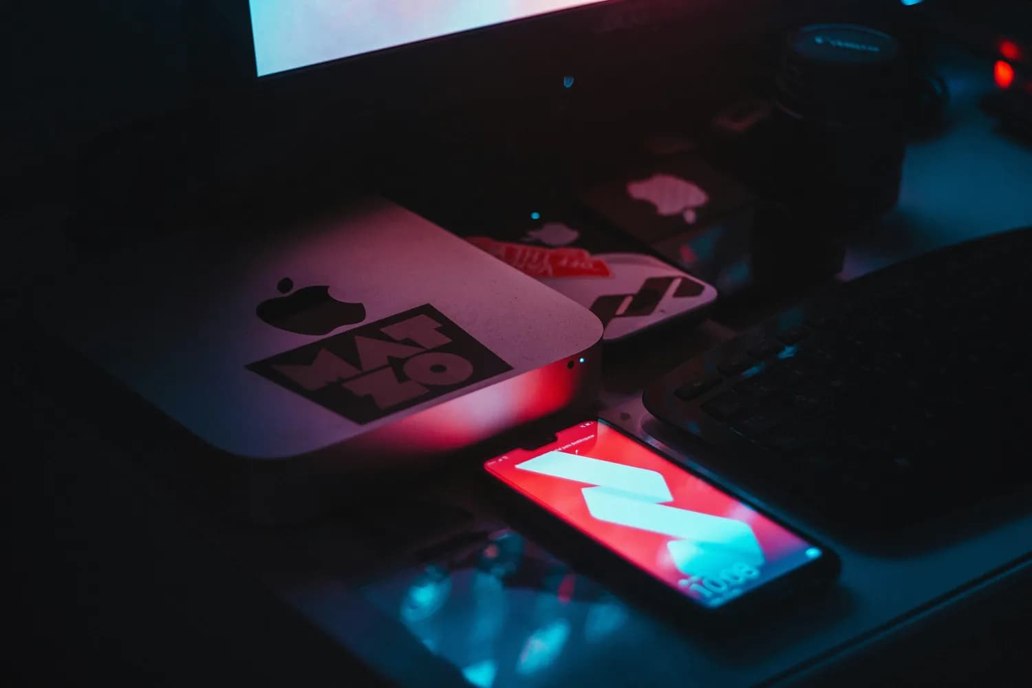 《卡徒》手游来袭！方想笔下的卡片世界能否重现？