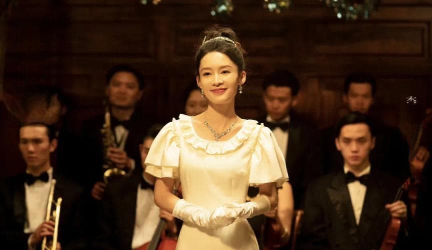 李沁新作《请君》：一人分饰两角，演技再升级