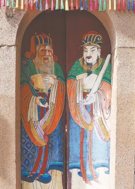 神绘门庭：文相软，武相硬，紫是骨头绿是筋
