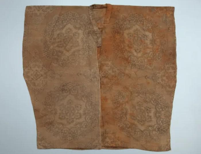 成都博物馆新展唐代蜀锦精品，展现千年织艺风采