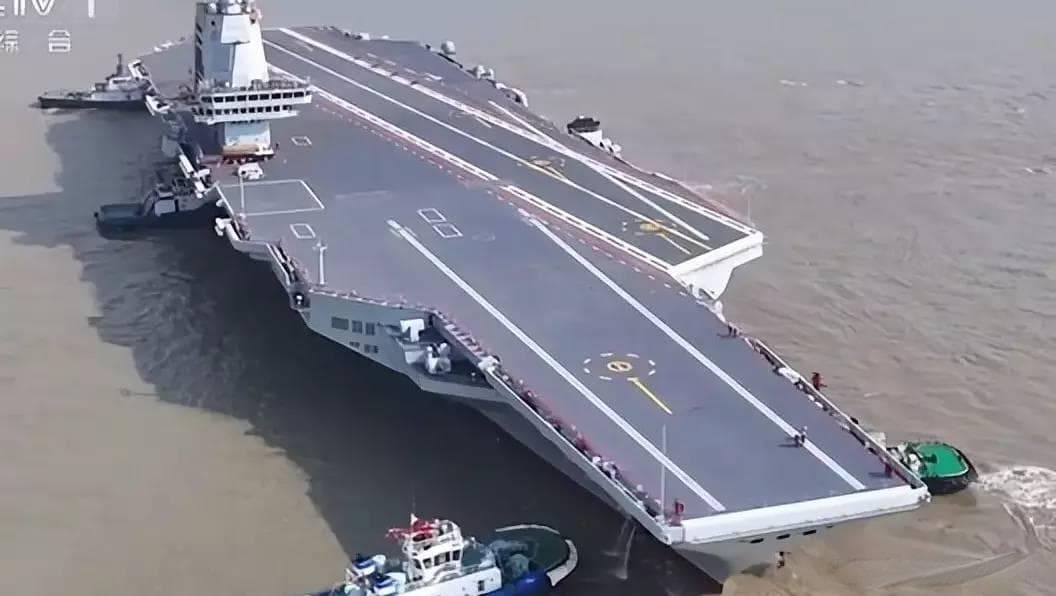 福建号航母与尼米兹级航母：技术对比与优势分析