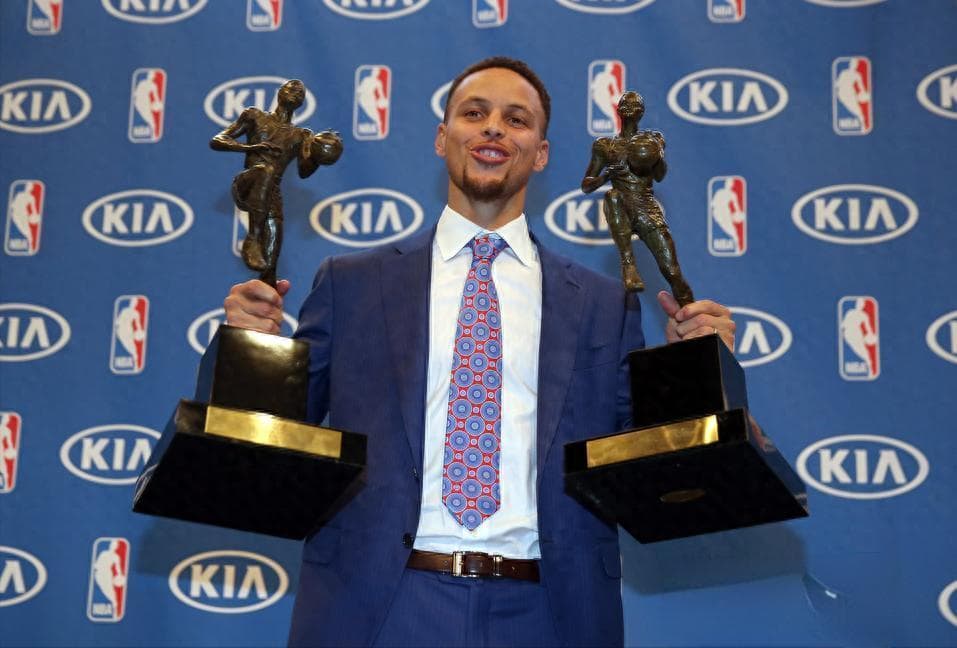 翻遍整个NBA历史，拿过MVP全都进了名人堂，唯独他可能进不了！