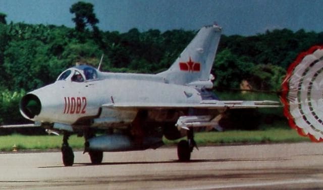 “枭龙”Block3军演显威：性能超越F-16C/D，中东国家震惊