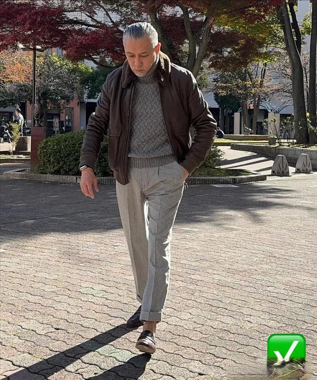 50岁男人穿搭逆袭指南：不装嫩不显老，三招穿出高阶时尚感