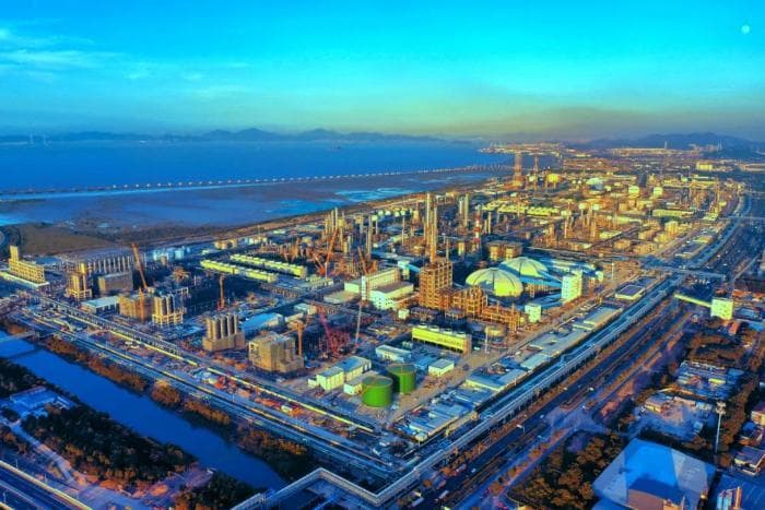 浙江宁波镇海区：以“化”融“数”，打造“产业大脑+未来工厂”