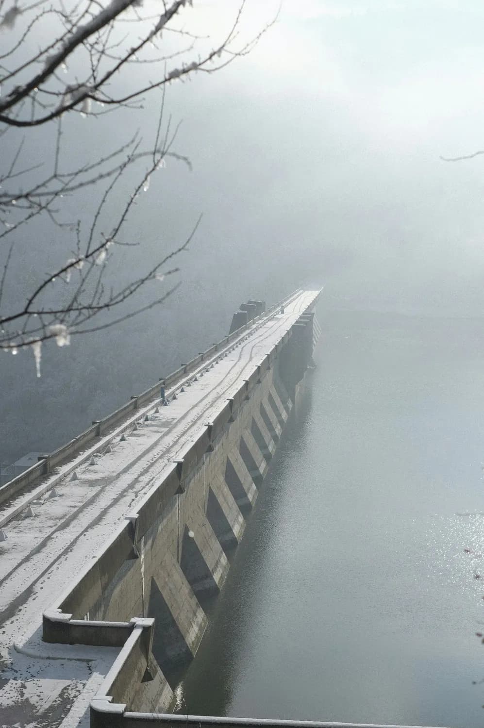 冬日三峡之巅探雪徒步攻略