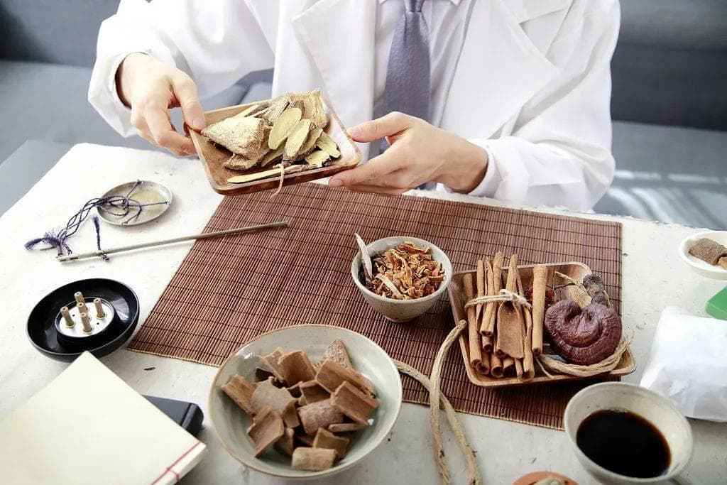 调理白发、脱发的一个好方法，这个药功不可没