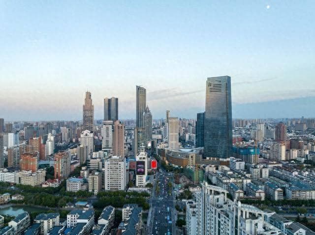 我国重点城市2035年规划常住人口：长沙1500万人，福州1000万人