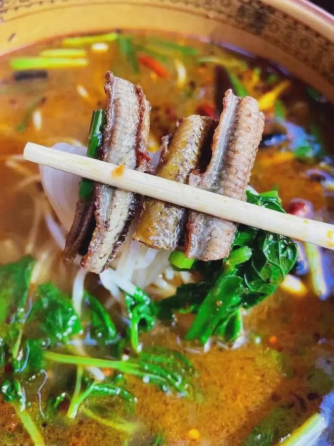 中国唯一以“香烟”命名的城市，比大理还舒服，遍地小吃香麻了！