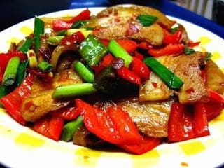 回锅肉：四川传统名菜的文化与烹饪艺术