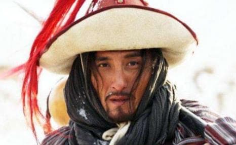 李小二为什么会款待关照林冲？林冲表达了什么样的性格？