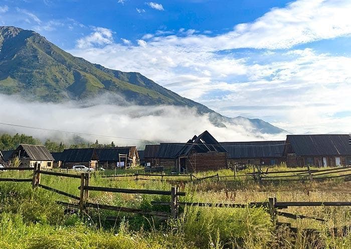 新疆禾木村旅游攻略：最佳旅游时间、景点、住宿全攻略