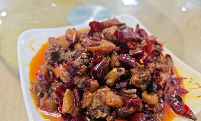 兔子的合理饮食指南：从基础饲料到禁忌食物全解析