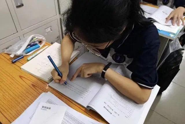 初中阶段，这两门课要是能冲上顶尖，重点高中基本就稳了！