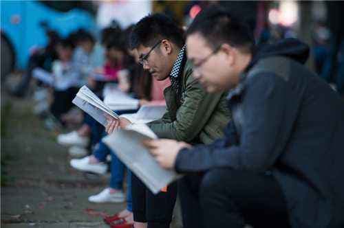 消除“第一学历”歧视，到底难在哪