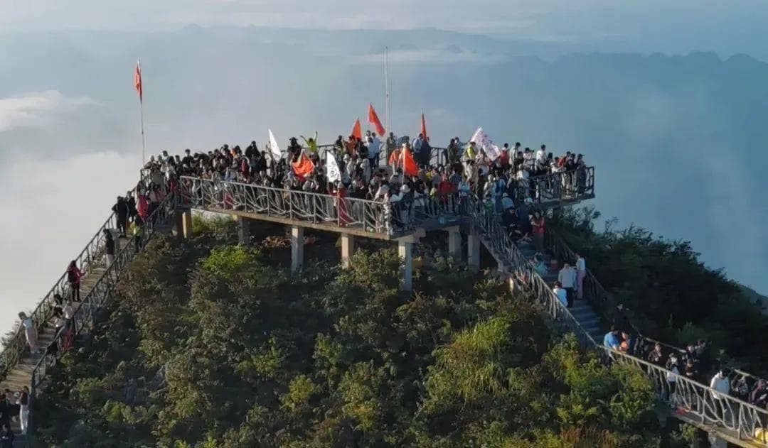 贵州六枝老王山徒步全攻略：两条路线详解，吃住行一文搞定