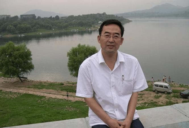 梁世杰与曹东义：中医经方与六合辨证思维的现代创新