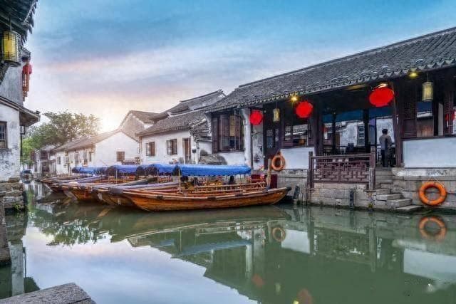 拥有7000多年历史的江南水乡古镇——乌镇