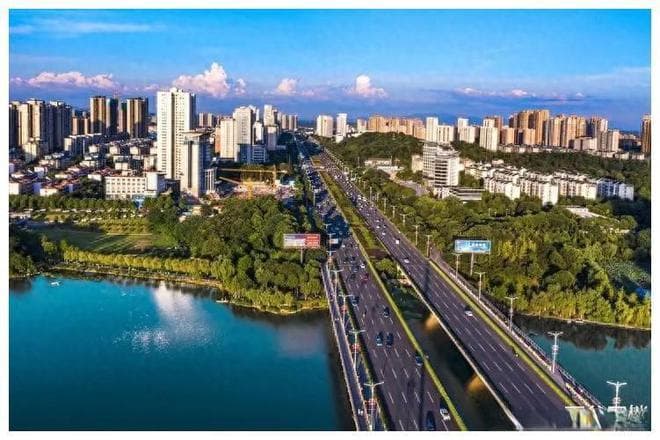 湖南应该优先发展岳阳还是衡阳，谁的发展空间更大？
