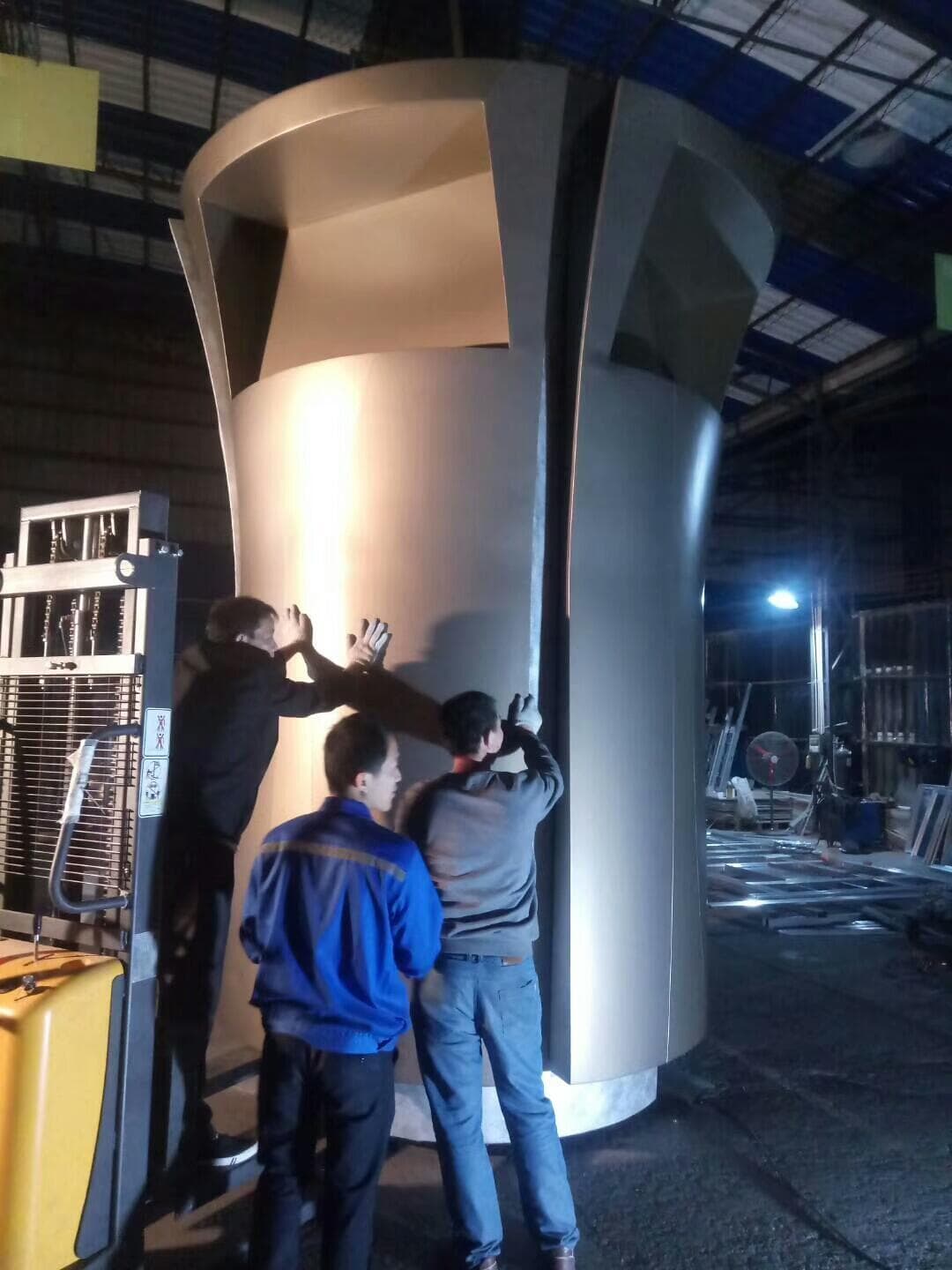 双曲铝板是什么材料？怎样加工？用哪些辅助软件？有何用途？
