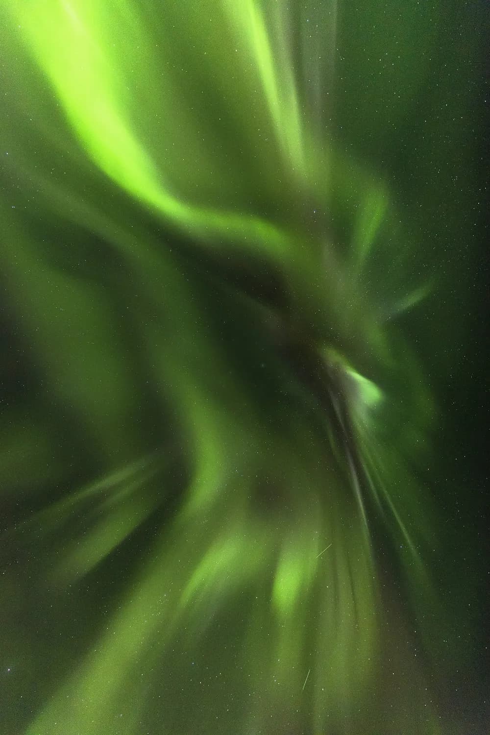 地磁暴来袭！航天器如何应对？