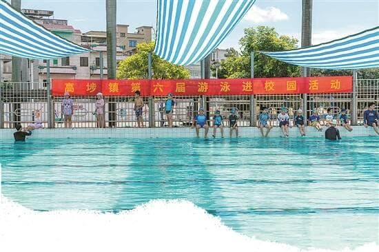 游泳课不学溺水自救？