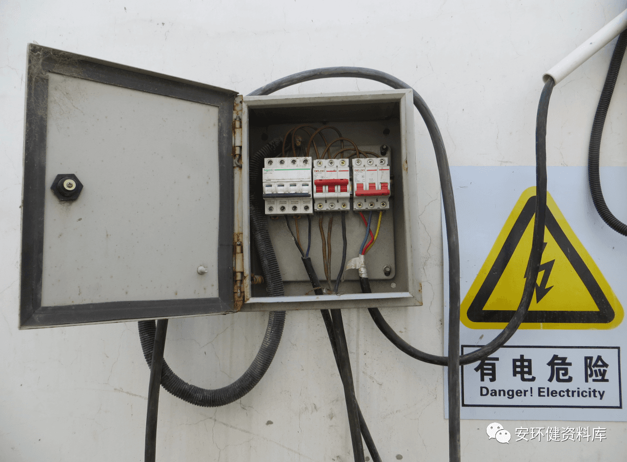 如何检查电箱是否存在安全隐患？