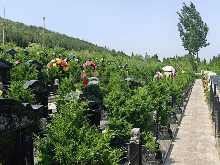逝者陪葬衣物与焚化衣物的传统与讲究