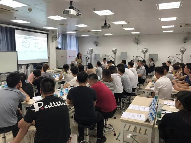 眼镜店服务员技能培训：提升服务质量与客户满意度的关键