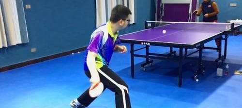 发乒乓球下转球的技巧教程？如何提高下转球的稳定性？