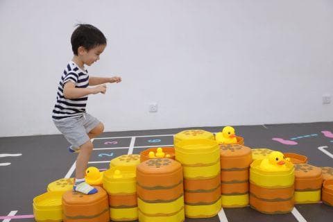 【亲子运动】蜜糖小鸭子：提升孩子运动能力的趣味训练