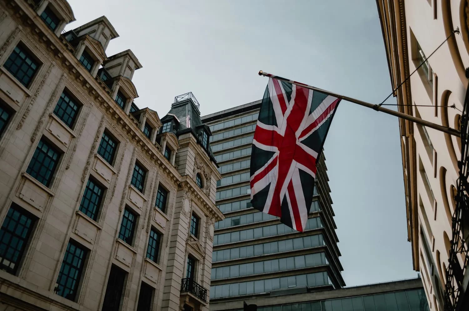 英国签证新变化：如何应对真实度面试？