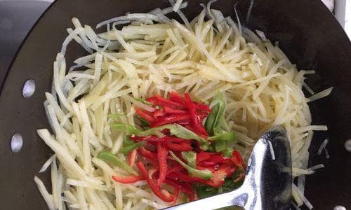 土豆丝小炒肉：15步详解，新手也能做出餐厅级美味